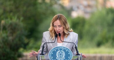 Meloni dagli industriali con Metsola: “Ue dalla nostra parte ma non sempre. L’Italia torna attrattiva”