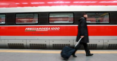 Decine di Alta Velocità con oltre un’ora di ritardo tra Milano e Bologna: “Inconveniente tecnico”