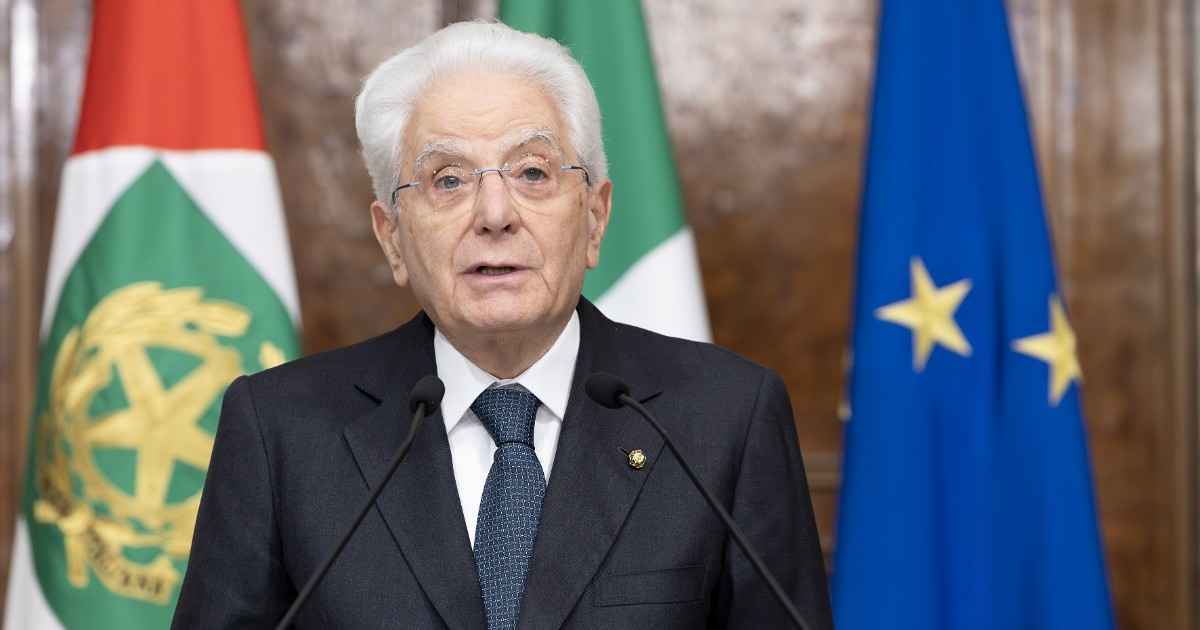 Il discorso di Mattarella ai giovani magistrati: “Irreprensibili e imparziali pure sui social. È la risposta agli attacchi strumentali”