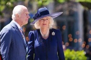 La regina Camilla ha sottolineato i legami tra Gran Bretagna e Canada con una scelta di gioielli inaspettata