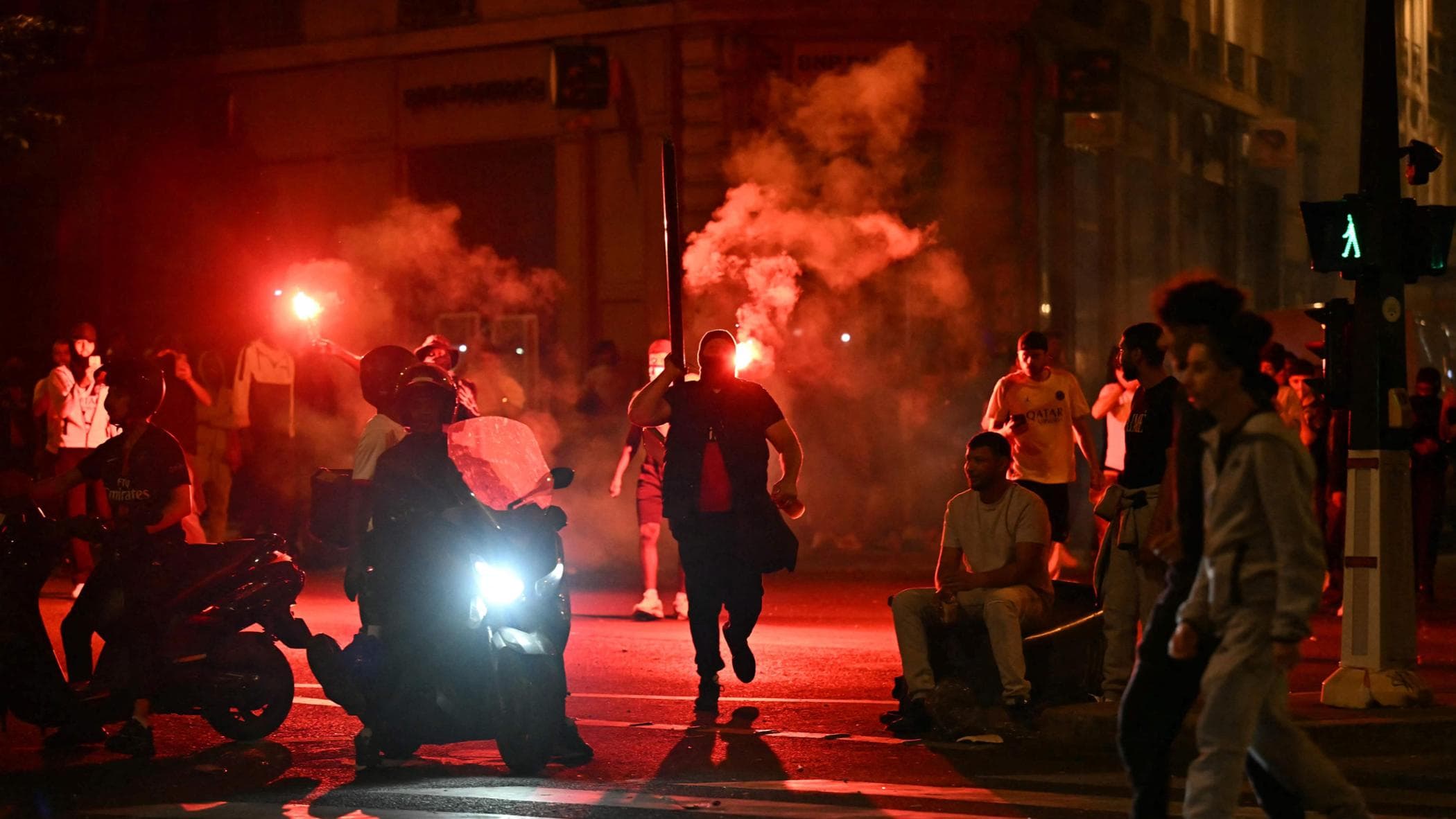 Diretta finale Champions Psg-Inter. La festa si trasforma in guerriglia a Parigi, quasi 300 arresti
