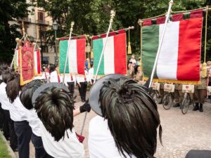 I prof non vogliono i bersaglieri a scuola. E scoppia la bufera