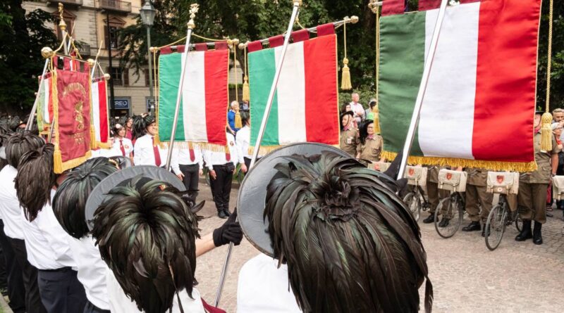 I prof non vogliono i bersaglieri a scuola. E scoppia la bufera