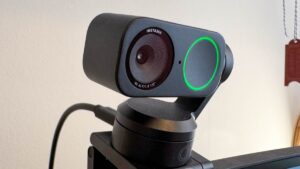 Recensione Insta360 Link 2: la webcam 4K che segue ogni tuo movimento