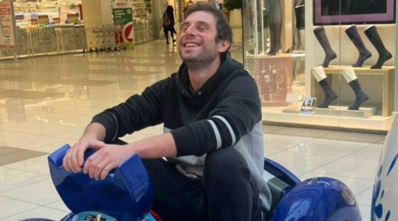L’iPhone del ragazzo ucciso si sblocca e tra le foto c’è un selfie del presunto assassino. Il caso a Padova