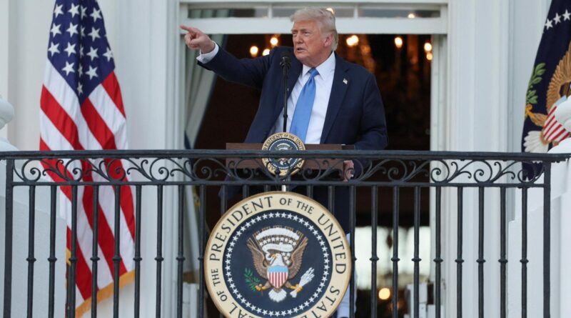Trump vieta i viaggi negli Usa da 12 Paesi, limiti agli ingressi da altri sette: “Motivi di sicurezza”