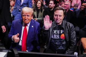 La nazione guarda con gioia come Musk e Trump si mettono l’uno contro l’altro