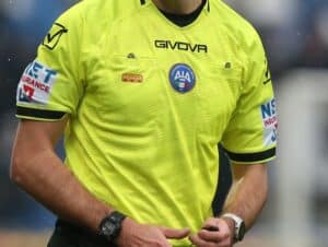 Arbitro chiuso nello spogliatoio e aggredito: follia in un torneo Under 12