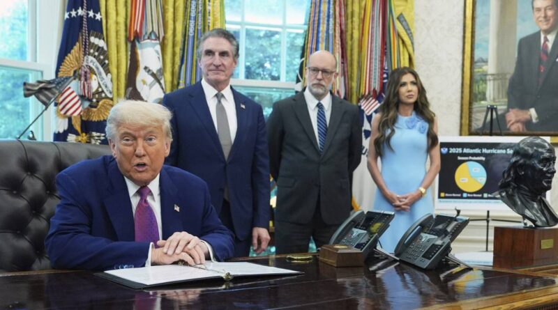 Trump: “Soldati ovunque ci saranno rivolti”. E manda 9mila migranti a Guantanamo