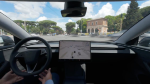 Tesla Model 3 guidata da sola in Italia per la prima volta