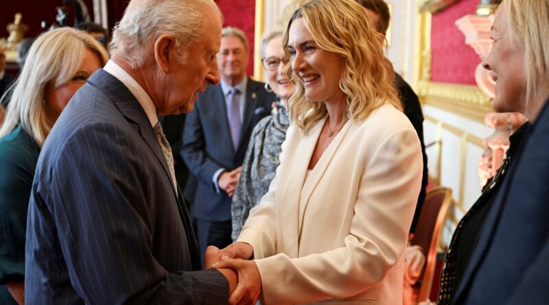 Kate Winslet, ispirata dall'”incredibile lavoro” di Re Carlo, potrebbe entrare a far parte della sua fondazione