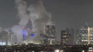 Israele-Iran, diretta. Teheran contrattacca: missili balistici sul Paese. “41 feriti, 2 gravi”