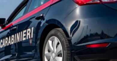 Uccisa dall’ex marito in strada davanti ai passanti