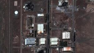 Iran, eliminati i capi del programma atomico ma non i tunnel dell’uranio