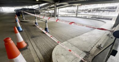 Uomo trasportato in ospedale dopo una “caduta di auto” dal parcheggio dell’aeroporto