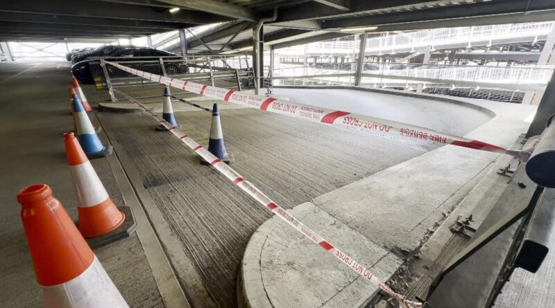 Uomo trasportato in ospedale dopo una “caduta di auto” dal parcheggio dell’aeroporto