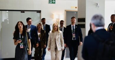 Incontro tra Meloni, Macron, Merz, Starmer e Carney verso il G7