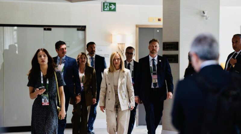 Incontro tra Meloni, Macron, Merz, Starmer e Carney verso il G7