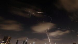 Israele – Iran, le notizie in diretta. Khamenei: “La battaglia è iniziata”