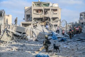 Israele – Iran, le notizie in diretta. Spari sulla folla in attesa degli aiuti a Gaza, 35 morti