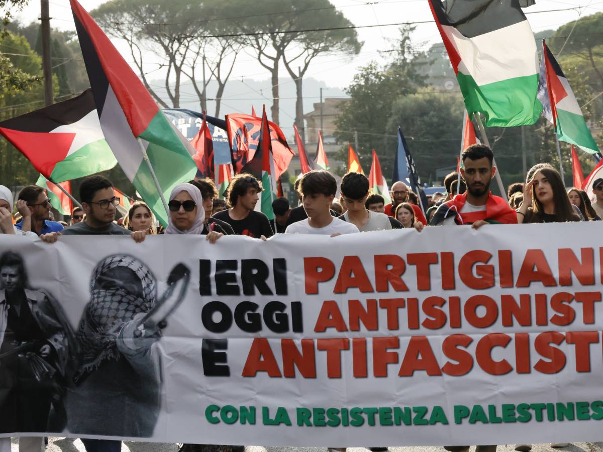 Le toghe rosse in piazza con i pro Pal