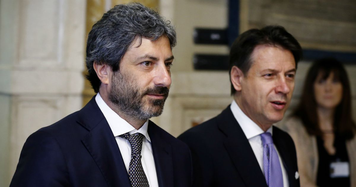 Addio alla regola del doppio mandato: la decisione degli iscritti M5s che riapre la strada a Fico in Campania