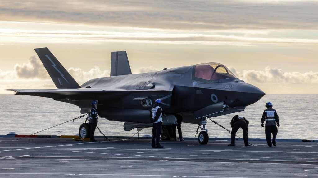 In una mossa drammatica, il Regno Unito acquisterà i jet stealth F-35 che possono trasportare testate nucleari statunitensi