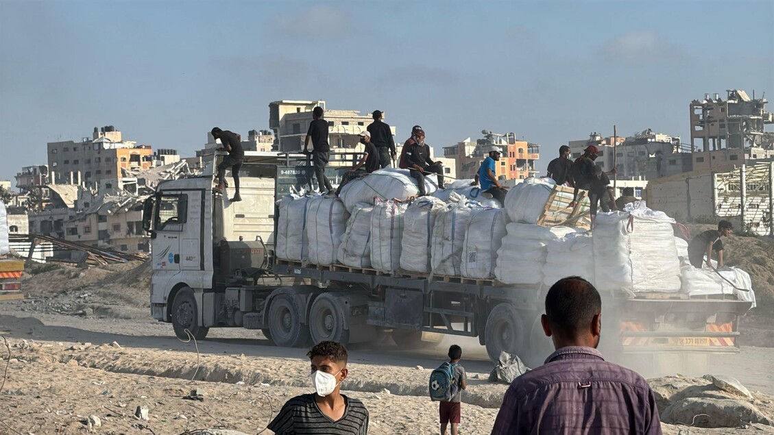 Attacco israeliano al mercato di Gaza, 18 morti