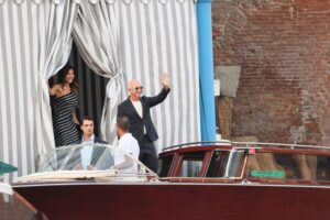 Bezos-Sánchez, stanno copiando George e Amal?