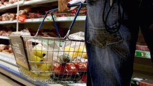 Ai supermercati viene chiesto di ridurre le calorie dei clienti nel quadro di un giro di vite sull’obesità