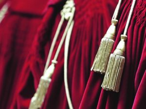 La Cassazione tutela chi occupa le case. “Pare un volantino dei centri sociali”