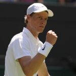 Tutto facile per Sinner all’esordio a Wimbledon: battuto Nardi in tre set