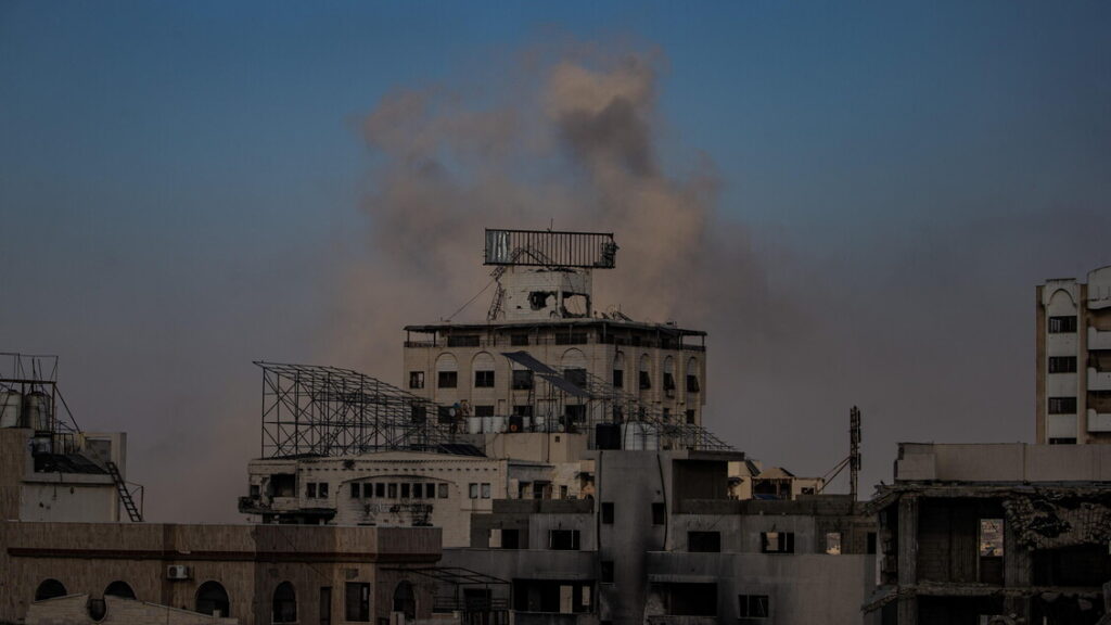 Gaza, 73 uccisi negli attacchi da Israele all’alba