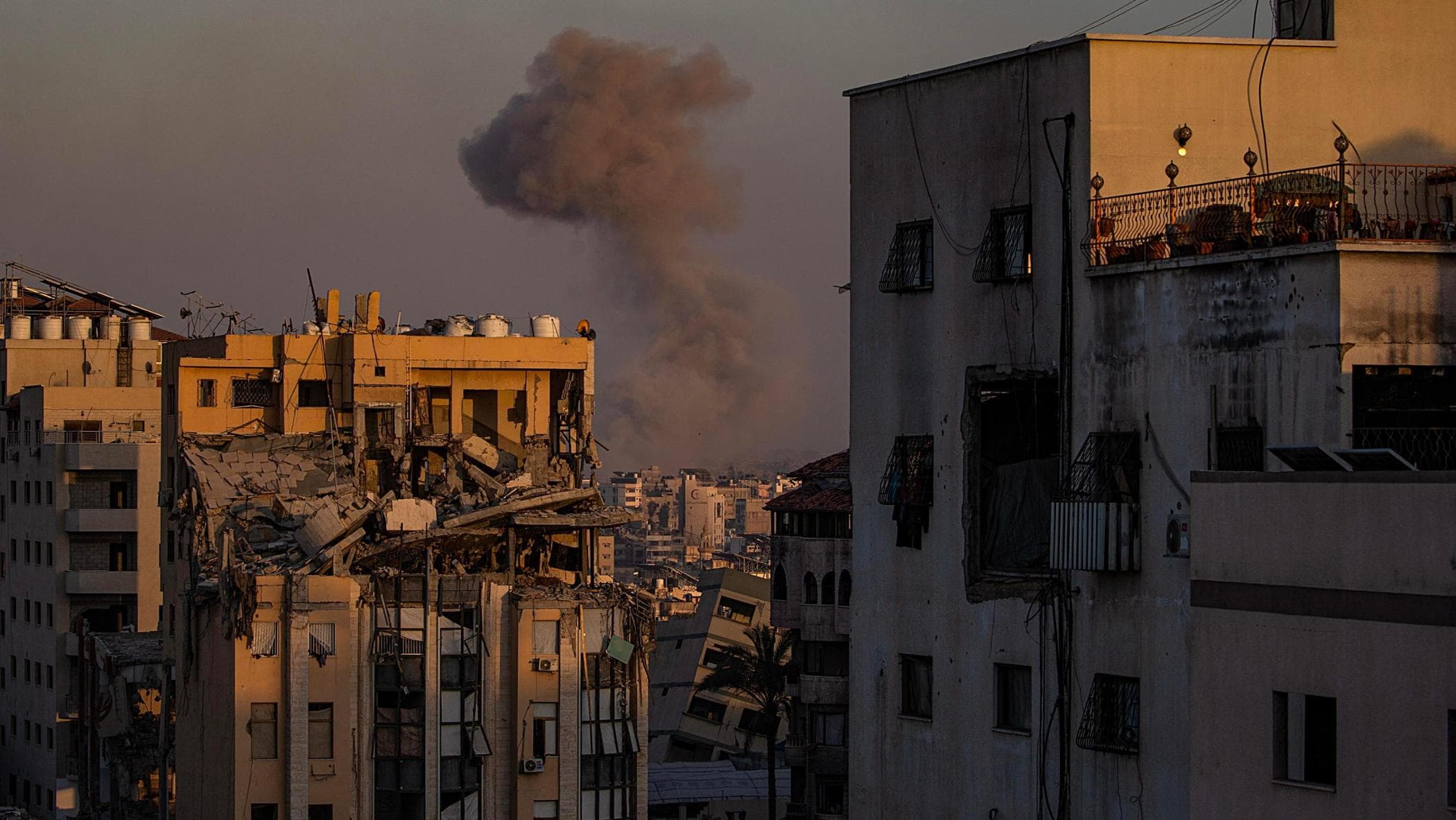 Medio Oriente, le news. Pesanti raid israeliani nella notte su Gaza: 82 morti