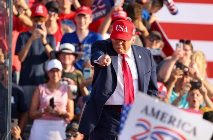 Le Borse di oggi, 4 luglio. Trump rilancia: “Dazi al 17% sui prodotti alimentari Ue”