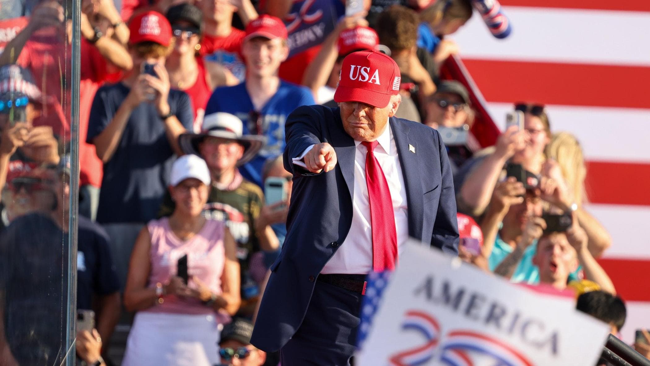 Le Borse di oggi, 4 luglio. Trump rilancia: “Dazi al 17% sui prodotti alimentari Ue”