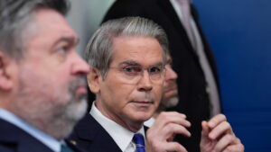 Usa: ‘Progressi con l’Ue sui dazi, massima pressione’. Trump: presto partiranno le lettere