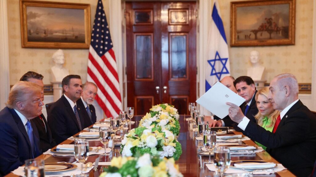Israele Hamas, le novità sulla guerra. Netanyahu alla Casa Bianca. A Gaza uccisi 5 soldati israeliani