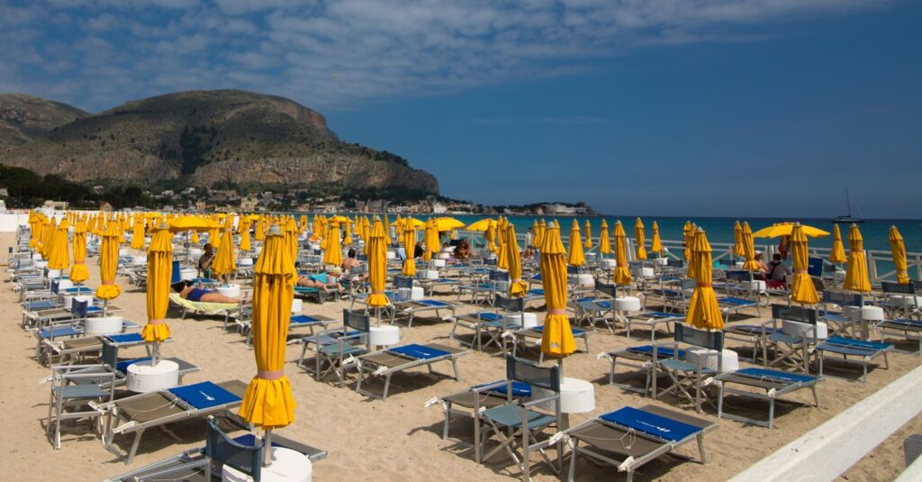 Schifani ai concessionari dei lidi in Sicilia: “Via staccionate e tornelli entro 10 giorni”