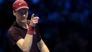 Atp Finals, Sinner grandissimo: batte Alcaraz in due set 7-6, 7-5
