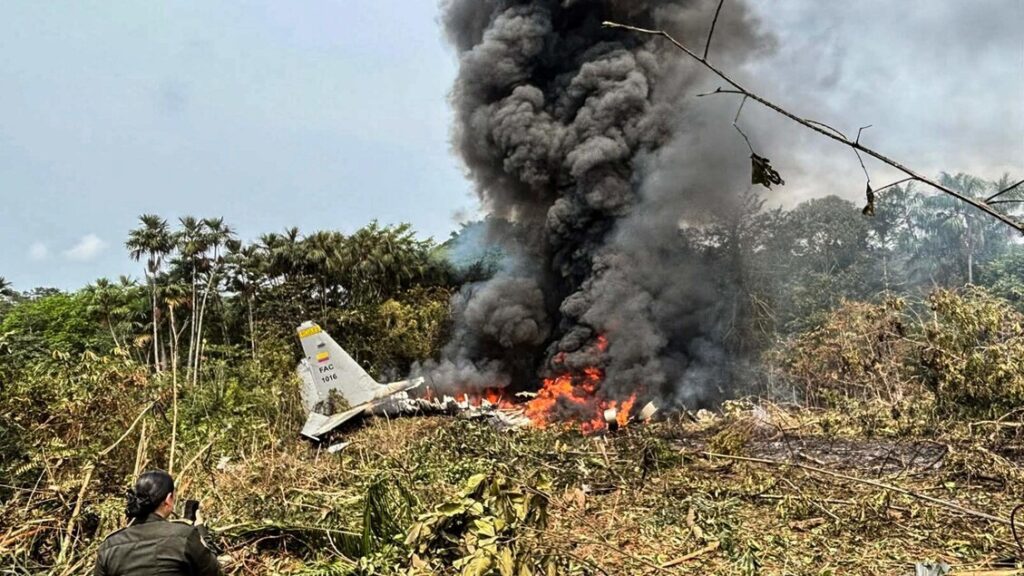 Aereo militare precipita in Colombia, 8 morti e oltre 80 feriti