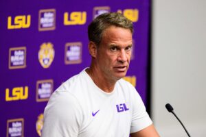 Esclusiva: una biografia approfondita su Lane Kiffin uscirà proprio in tempo per la partita tra LSU e Ole Miss