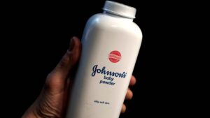 J&J offre 5,5 miliardi di dollari per risolvere le cause legali relative al talco per bambini