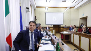 Conte sfida la commissione Covid, duello con Meloni
