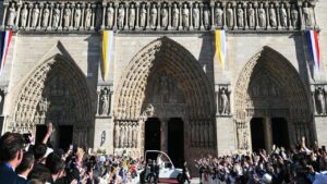Papa Leone alla Francia: «È urgente avviare un dialogo per prevenire derive autoritarie»
