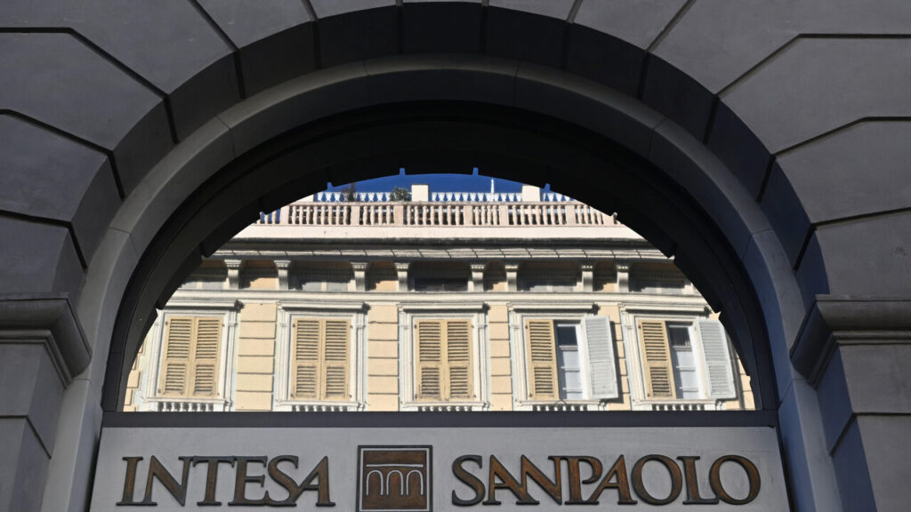 Dalla casa alle infrastrutture: la storia di Intesa Sanpaolo raccontata attraverso le persone